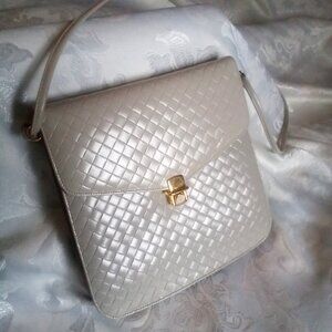 Gray Vintage 70's Mastercraft Leather Quilted Purse with golden fasteners Boho